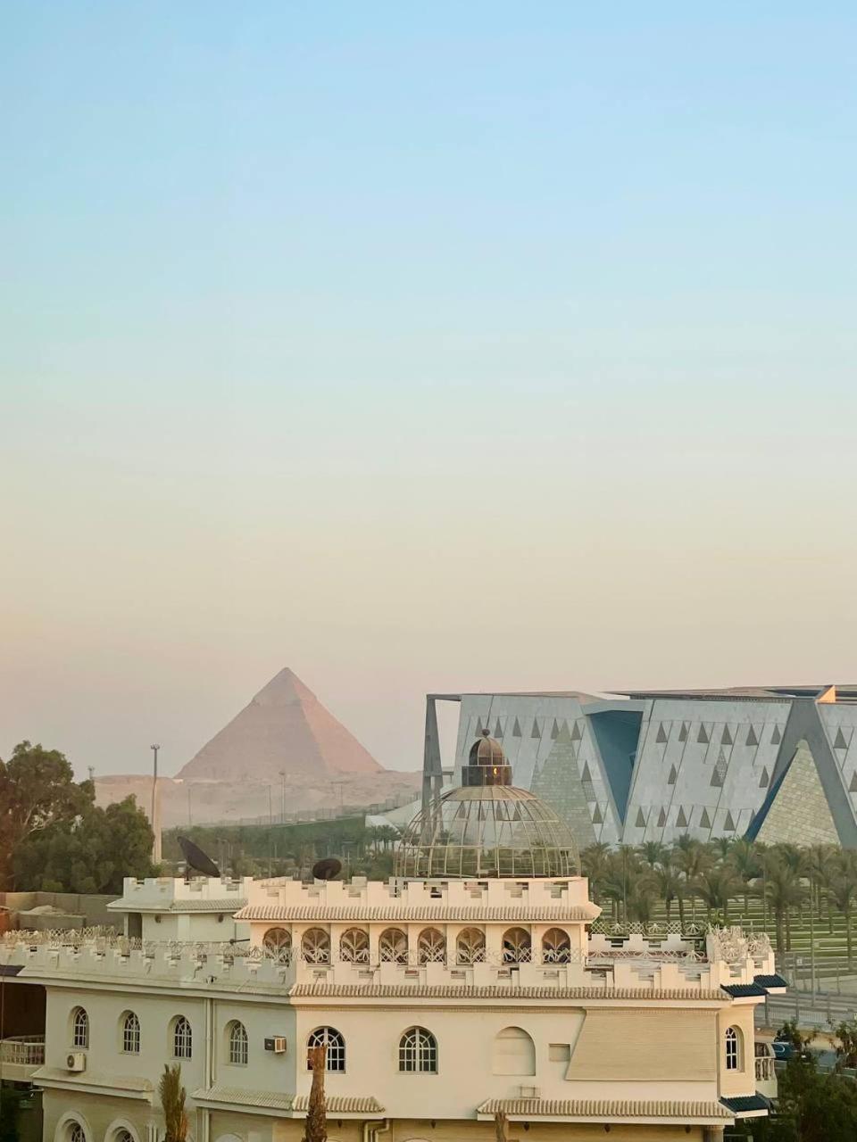 Pyramid's Luxurious Gem Apartment Cairo