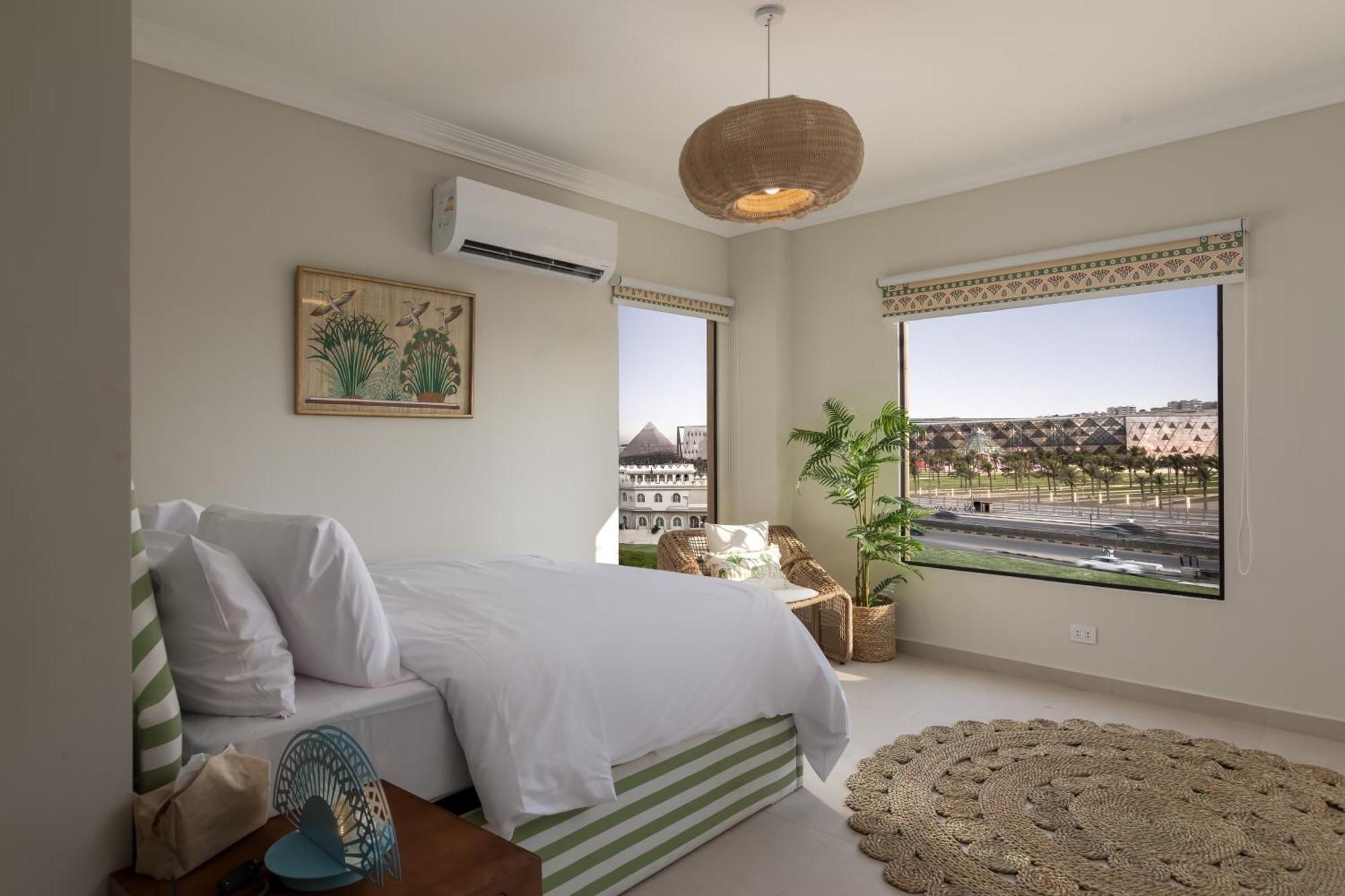 Pyramid's Luxurious Gem Apartment