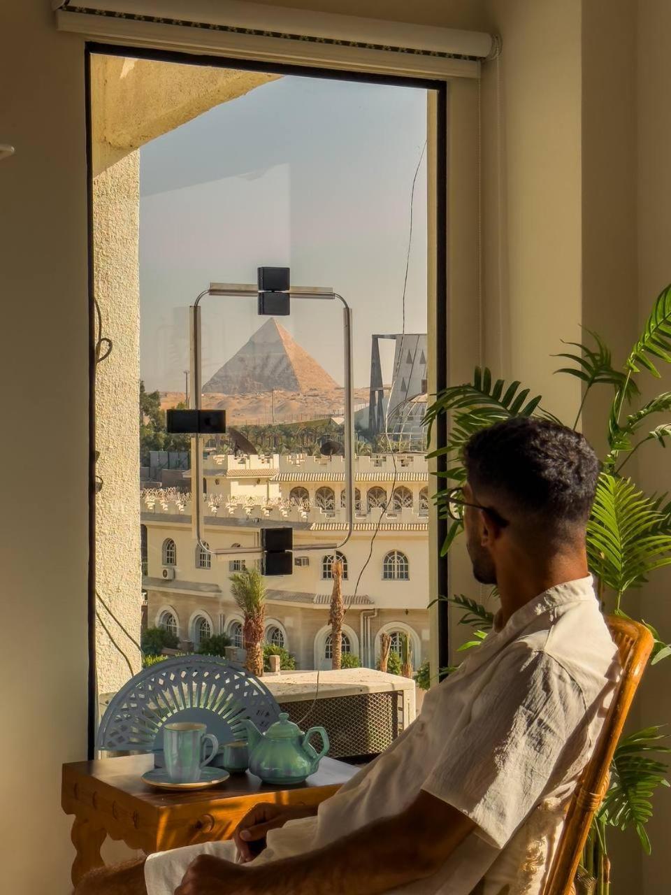 Pyramid's Luxurious Gem Apartment *